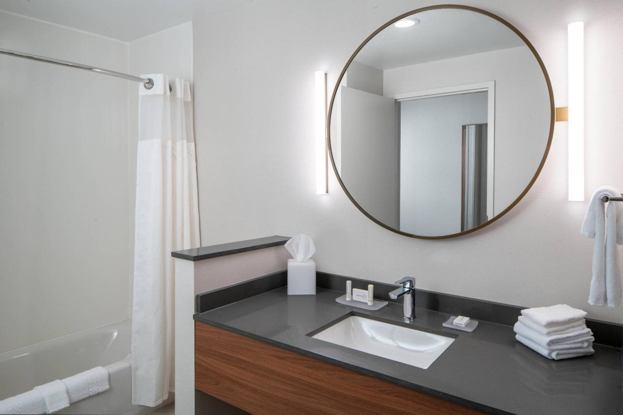 Fairfield By Marriott Inn & Suites Pensacola Pine Forest Bagian luar foto