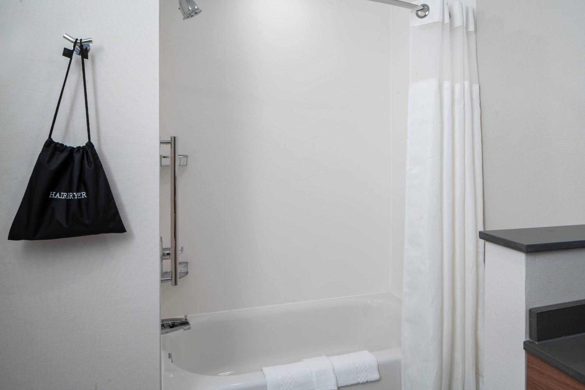 Fairfield By Marriott Inn & Suites Pensacola Pine Forest Bagian luar foto