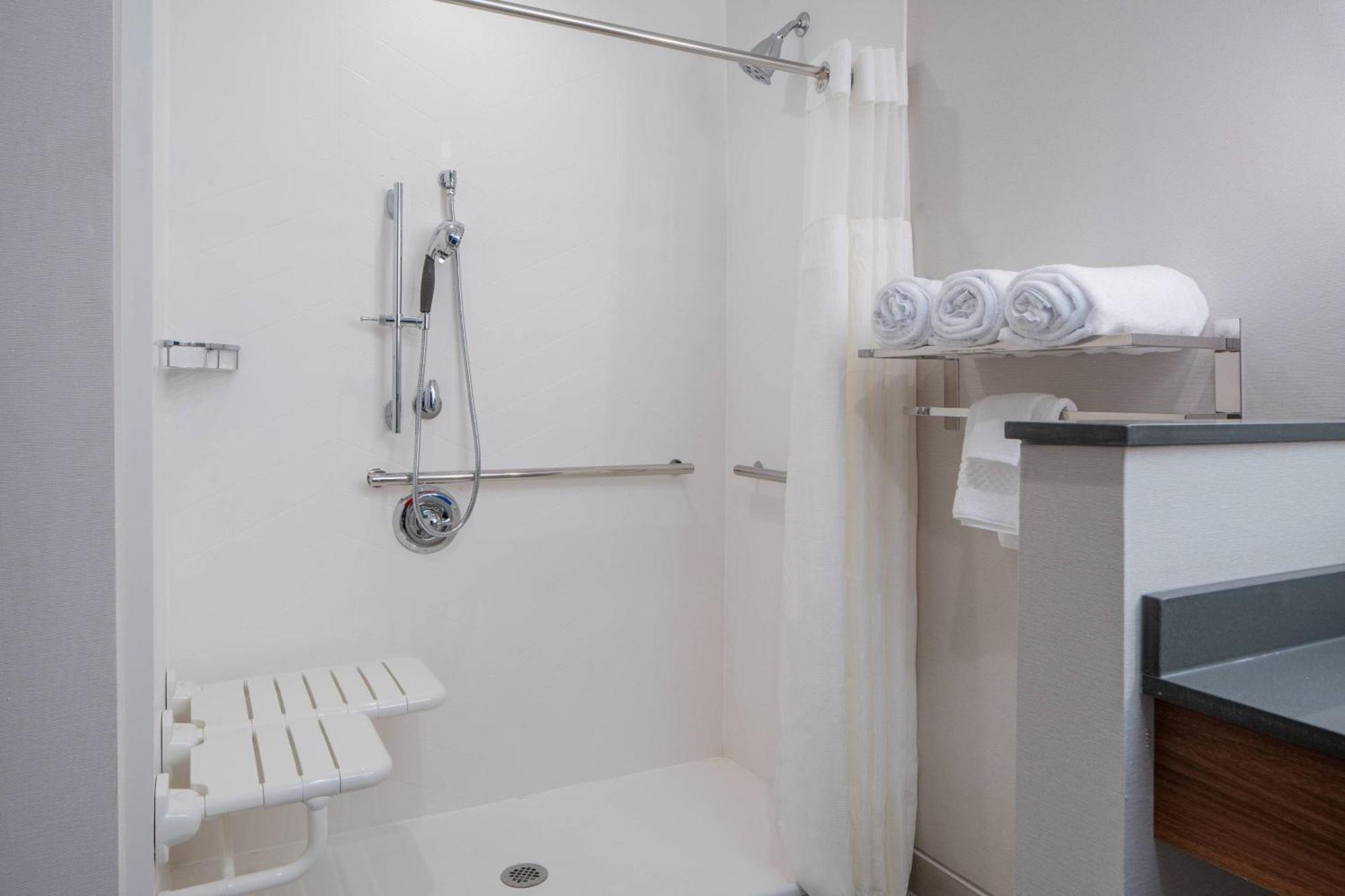 Fairfield By Marriott Inn & Suites Pensacola Pine Forest Bagian luar foto